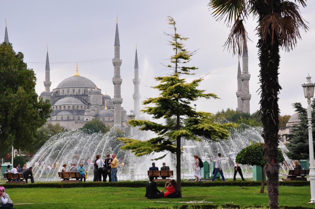 Esra Sultan Petrol Hotel Istanbul Exterior foto