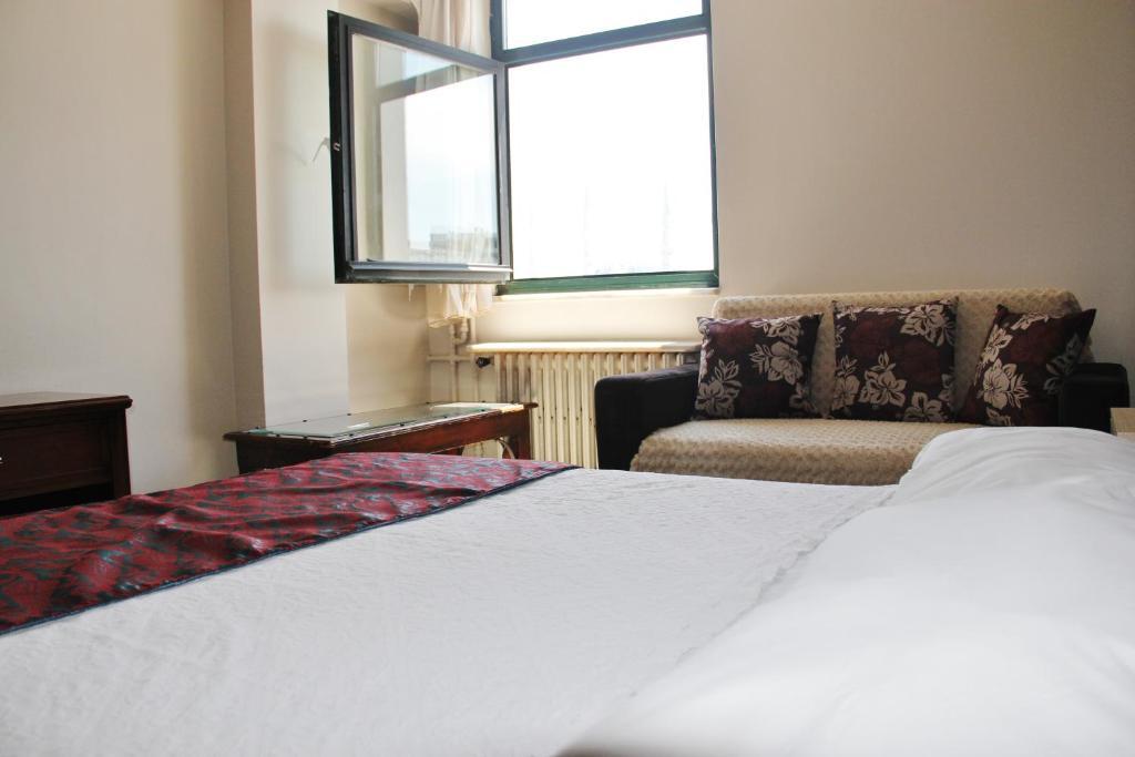 Esra Sultan Petrol Hotel Istanbul Exterior foto