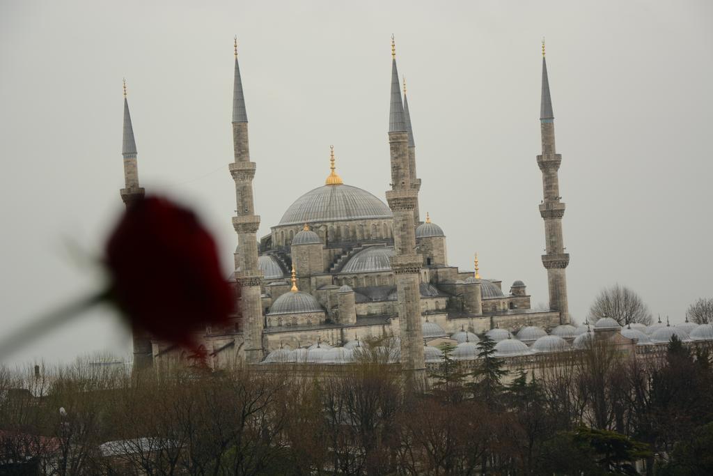 Esra Sultan Petrol Hotel Istanbul Exterior foto