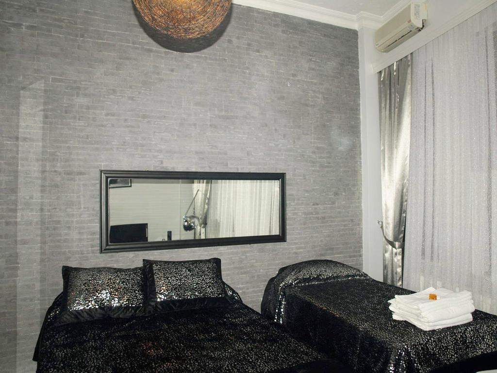 Esra Sultan Petrol Hotel Istanbul Exterior foto