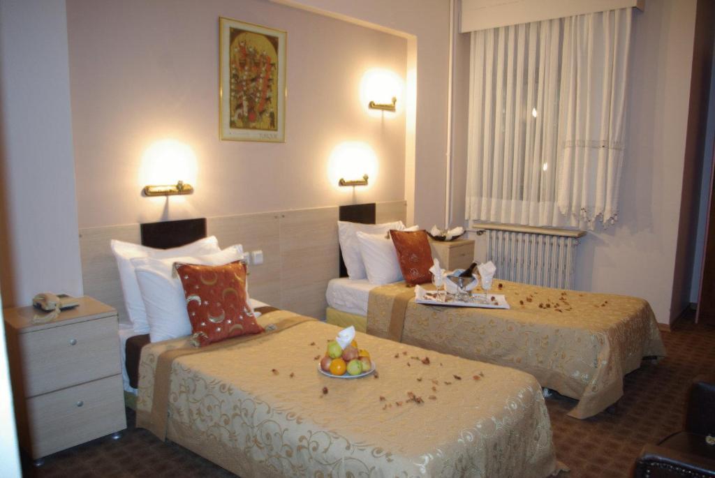 Esra Sultan Petrol Hotel Istanbul Exterior foto