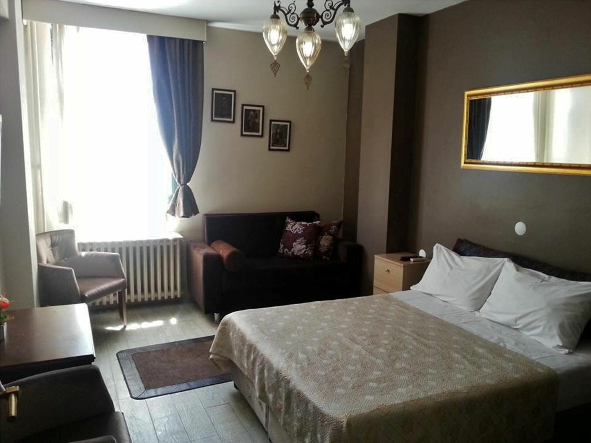 Esra Sultan Petrol Hotel Istanbul Exterior foto
